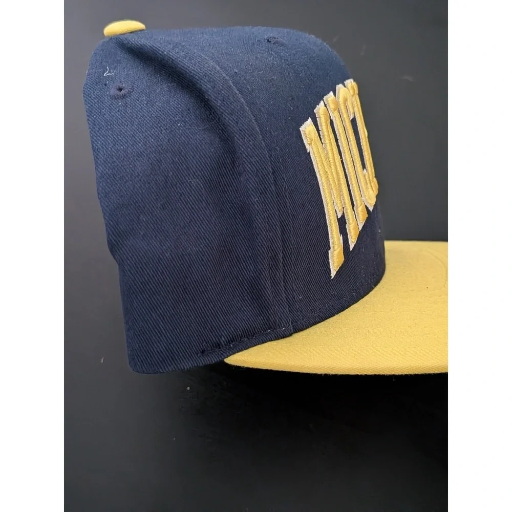 Vintage Adidas MICHIGAN WOLVERINES Blue & Yellow SnapBack Hat College Vault OSFM